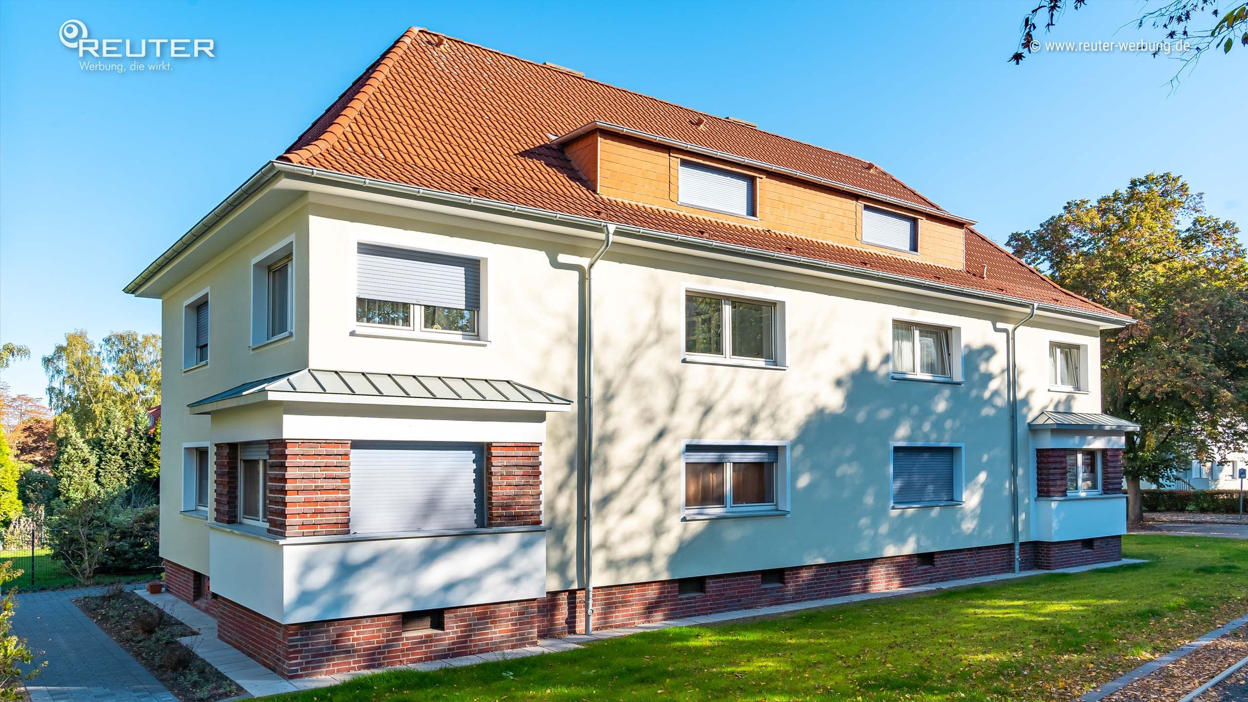 Foto: Architekturfotos (außen) von REUTER - Beispiel, Kunde: DACH KÜHN - Shooting vor Ort beim Kunden